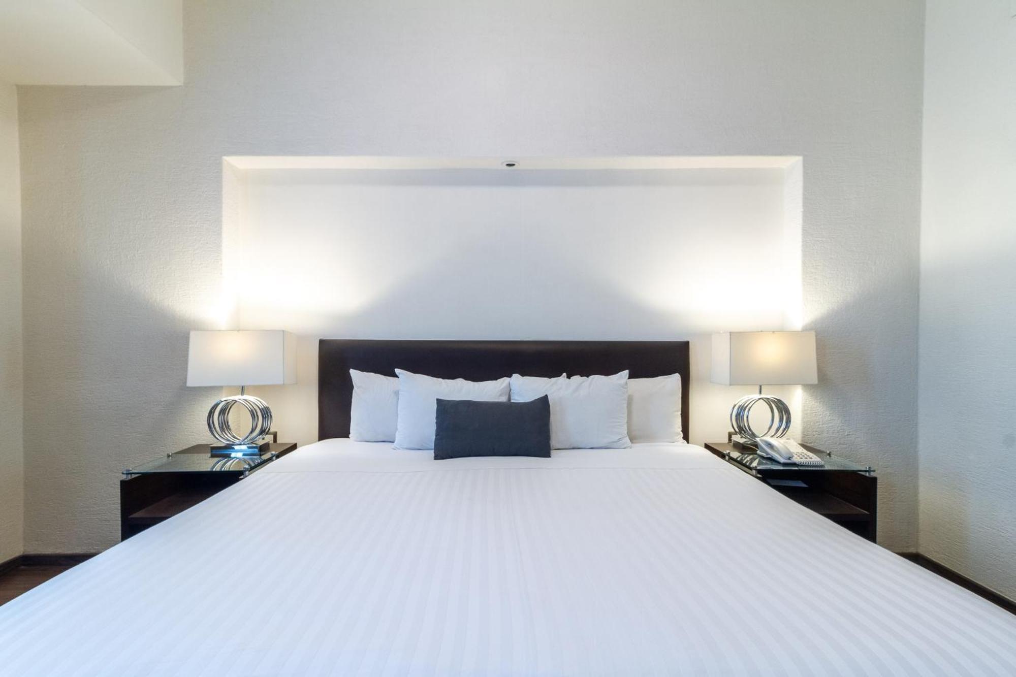 Meson Ejecutivo Guadalajara Minerva - Av Mexico Hotel ภายนอก รูปภาพ