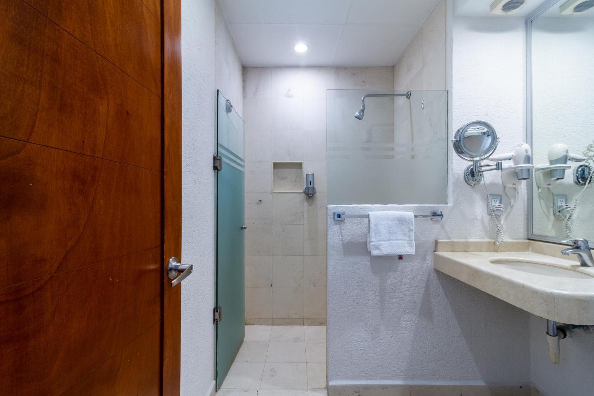 Meson Ejecutivo Guadalajara Minerva - Av Mexico Hotel ภายนอก รูปภาพ